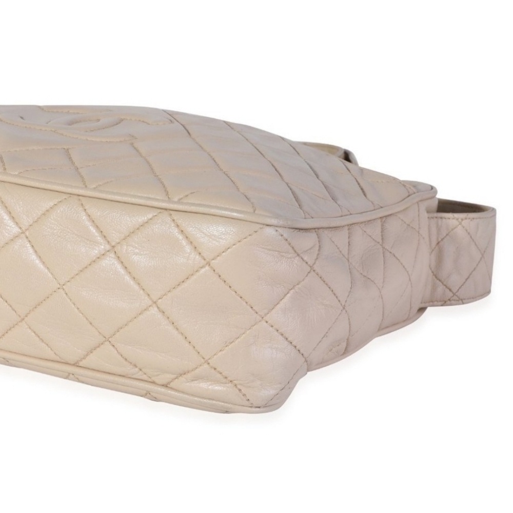 CHANEL 1994 VINTAGELIGHT BEIGE LAMBSKINLARGE CAMERA CASEMESSENGER BAG. - Picture 10 of 17